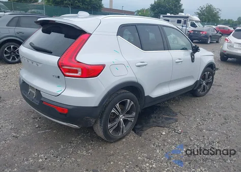 2021 Volvo Xc40 T5 Inscription z USA, uszkodzony, nr VIN YV4162UL6M2476490